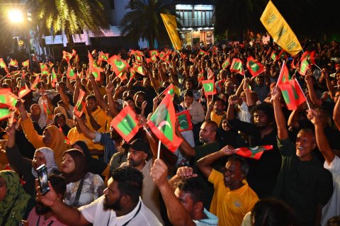 Muzaaharaa ge there in aammun hayyaru kuran fashaifi