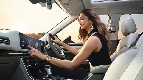 Deepika ge car collection ah nazareh!