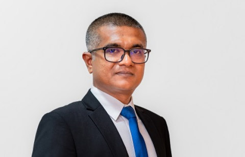 13 Million ge cigarette vakkamugai thuhumathu kurevey Muaz Mifco in suspend koffi 