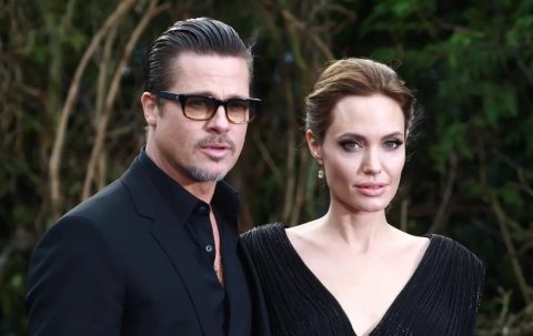 Angelina ge email thakaai message thah hoadhan Brad anehka ves court gai edhefi