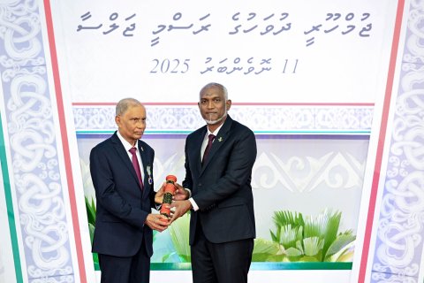 Damas ge veriya Solih ah dhaulath ge izzai aruvaifi