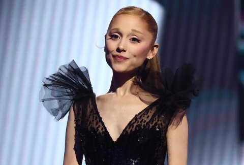 Red carpet gai Arianna ah furahsaara kuri meehaku deport kohlaifi