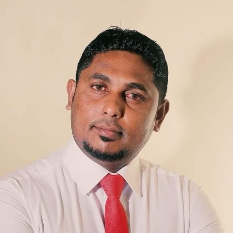Tourism ministry ge political director Atheef loan dhakkan hukumeh
