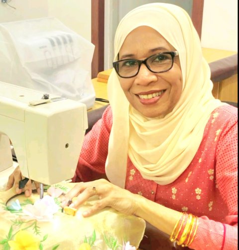 PEOPLE: Aailaage loabi Aisthu badhalu kollee javaahirakah!   