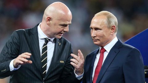 Russia ah ivvaafaiva suspension uvaalumah FIFA ge raees Infantino thaaeedhukurahvaifi