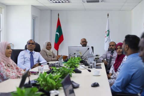 School ehge muvazzafunthakeh hingi 1.5 million Rufiya ge hiyaanaathuge massala balanee