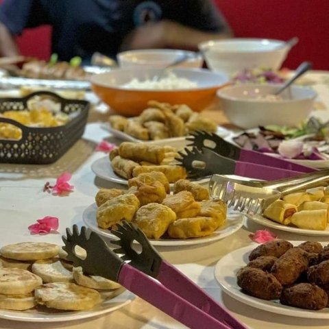 Dhivehin ge roadha veellun: zamaanee raha thakaa eku sufuraamathin fenna aa manzaru thah