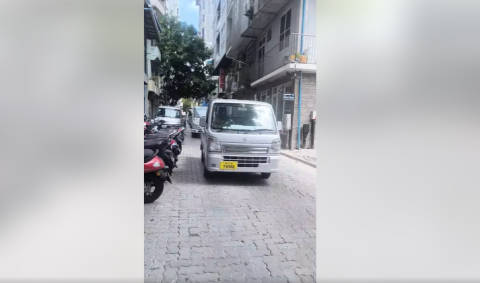 Ambulance ah jaaga nudhin pickup driver joorimanaakoh license hifahattaifi