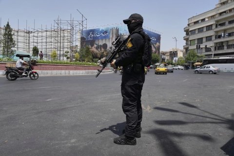 Gaumee salaamathah nurakkaa vaa fadha amaluthah hingi 466 meehun Iran in haayaru koffi