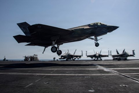 America aai Iran aa dhemedhu Gulf sarahadhugai varugadha askaree kurimathilunthakeh