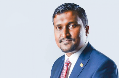 Mayor kamuge ticket nudhin Adheel ah AEH ge CEO kan dheefi