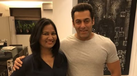 Hithuge surgery ge kurin Salman aa eku 2 gadi iruge phone eh kuri kamah bunefi