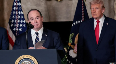 America ge Navy Secretary magaamun isthiufa dheefi