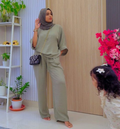 Adhadhu noohu ge documentary aa gulhigen Easha fuluhah haaziru kuranee, vakeelakee Shameem