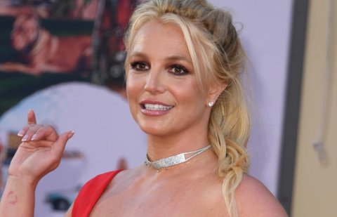 Masthuge haalathugai kaaru dhuvvi massala gai Britney kushah iuthiraaf vejje 