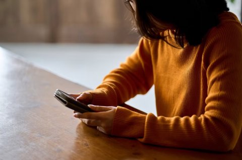 Social Media: Like thakaai message thakun hageegee ekuverikan hoadhi dhaane tha?