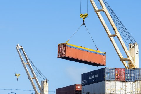 Barge in kandah vettunu 2 container hoadhaifi