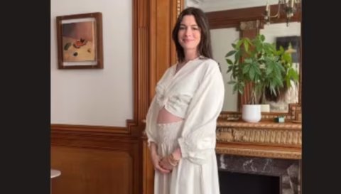 Thin vana dharifulhah Anne Hathaway ban'du bodu!