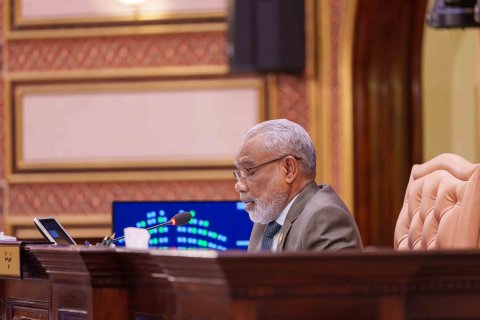 Falhu rahthah kuyyah dhookurumuge hurihaa baareh Raees ah dhey bill majleehun faaskoffi