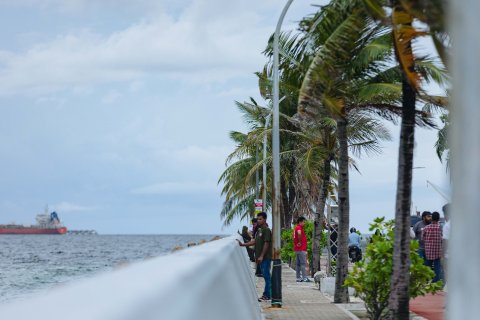 Midhiya 24 gaidi iru therey male aai hulhule ah 90 mililiter ah vaarey vehijje