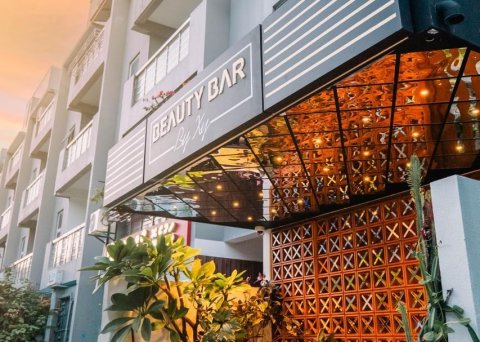 Anhenunnah khaassa saloon eh hulhumale phase 1 gai hulhuvaalaifi