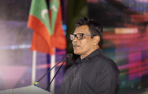 Ginain dollar libunu iru ves thaashikan hallu nuvaathee Zariyandhu suvaalu ufadhavaifi