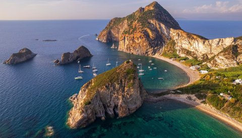 Palmarola: Ehves mageh, phone signal eh nei Italy ge huvafenee sirru manzileh!