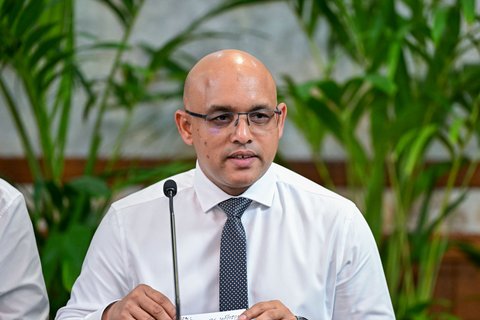RasMale ge bimun emme inchi eh ves nuvikkan, 9 aharah dhinee: Zareer