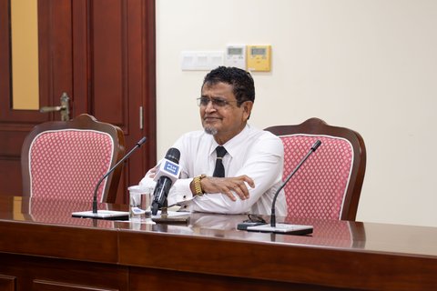 Infomation Commissioner ge magaamah Azeez Jamaal ayyan kuran majleehun ruhun dheefi