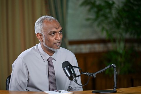 Dollar maarukurumuge aa siyaasathu thah Raees Muizzu dhifaau kuravvaifi