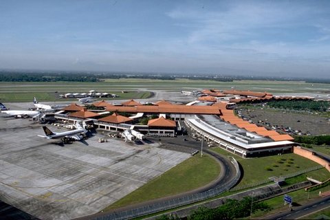 Alifaan farubadha govumaa gulhigen Jakarta airport ge flight thah medhukandaalaifi