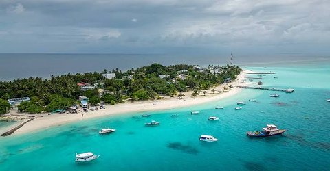 Fulhidhoo gai beyvvi moodhu class eh gai neyvaalaan undhagoovi meehaki niyaavejje