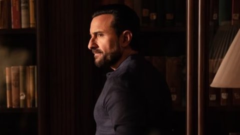Saif instagram ah, furathama post in fennanee "Pataudi Library"!