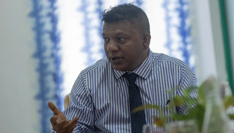 Hulhudhoo Council ge raees ah fiyavalhu alhaane kamuge inzaaru MDP in dheefi